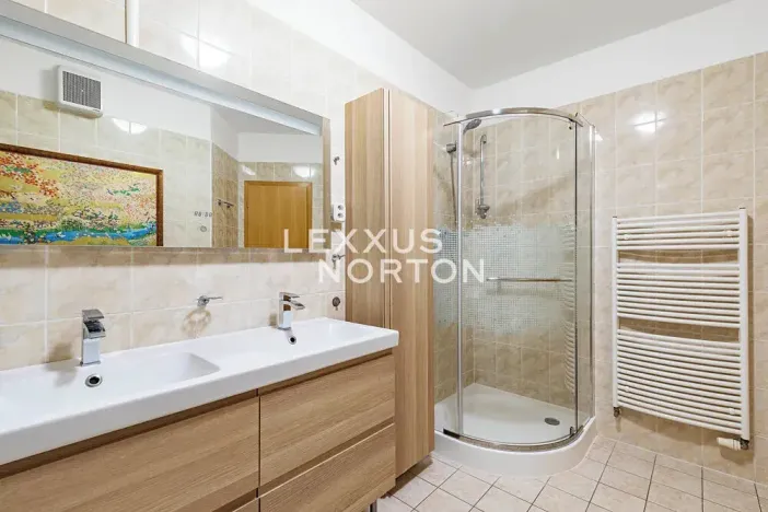 Pronájem bytu 3+kk, Praha - Libeň, Nad Okrouhlíkem, 102 m2
