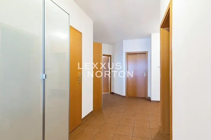 Pronájem bytu 3+kk, Praha - Libeň, Nad Okrouhlíkem, 102 m2