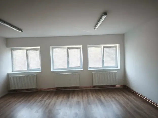 Pronájem kanceláře, Brno, Pod sídlištěm, 222 m2