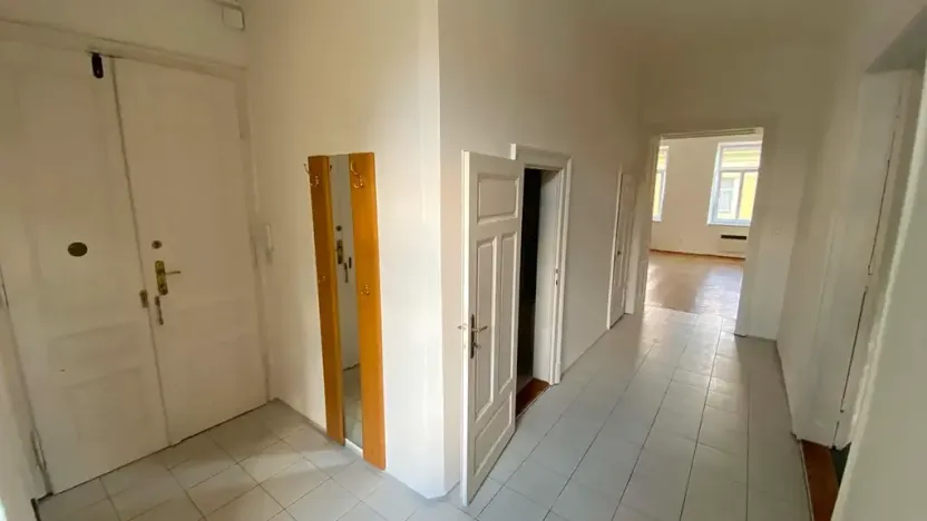 Pronájem bytu 4+1, Brno, Ptašínského, 100 m2