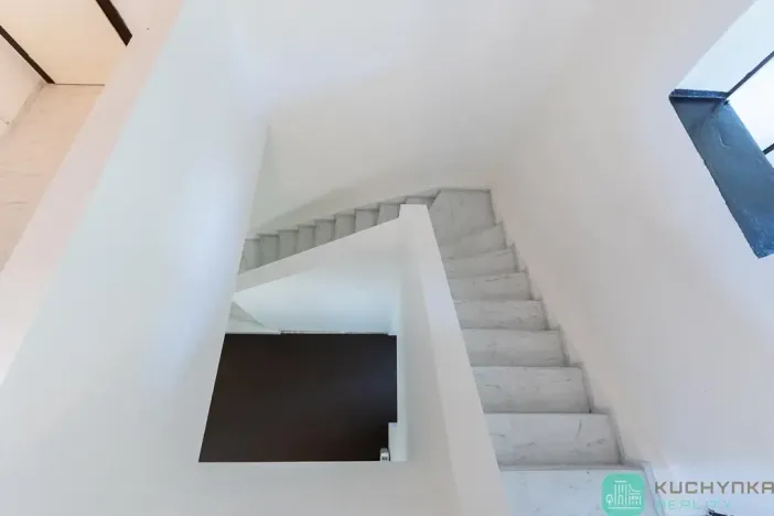 Prodej vícegeneračního domu, Hrob, 346 m2
