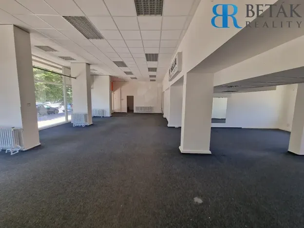 Pronájem obchodního prostoru, Přerov, Žerotínovo nám., 373 m2
