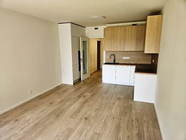 Pronájem bytu 1+kk, Praha, Poděbradská, 36 m2