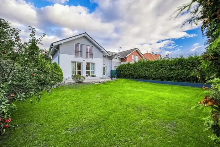 Prodej vily, Bašť, Kostelecká, 145 m2
