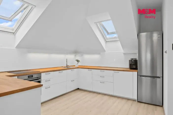 Prodej bytu 4+kk, Křížkový Újezdec - Čenětice, 158 m2