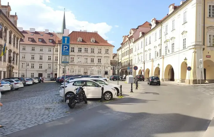 Pronájem bytu 2+1, Praha - Malá Strana, Sněmovní, 85 m2