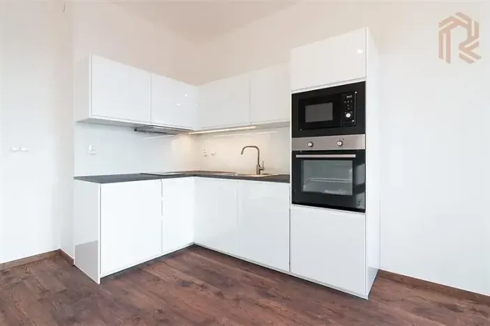 Pronájem bytu 1+kk, Praha - Holešovice, Plynární, 31 m2