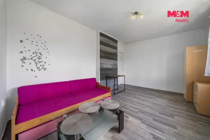 Prodej bytu 3+1, Suchomasty, 74 m2