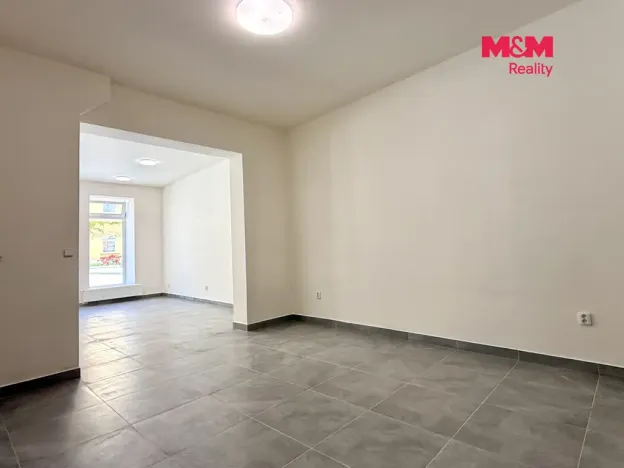 Pronájem obchodního prostoru, Kladno, T. G. Masaryka, 80 m2
