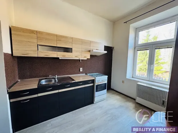 Prodej bytu 2+kk, Hostinné, Nádražní, 52 m2
