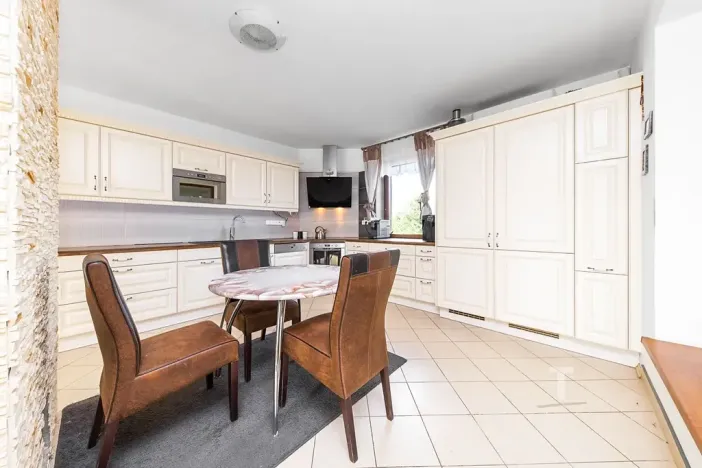Prodej rodinného domu, Lechovice, 280 m2