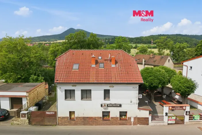 Prodej restaurace, Velké Žernoseky, 438 m2