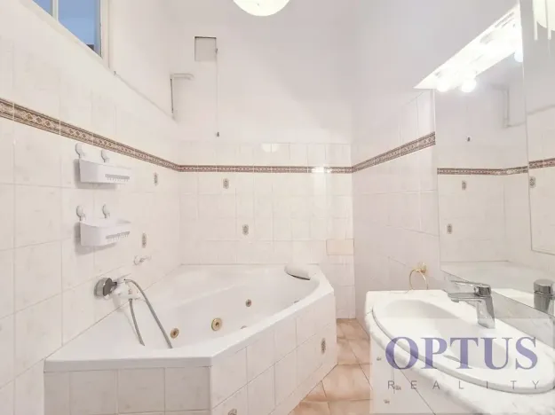 Pronájem bytu 2+1, Praha - Hradčany, Na valech, 78 m2