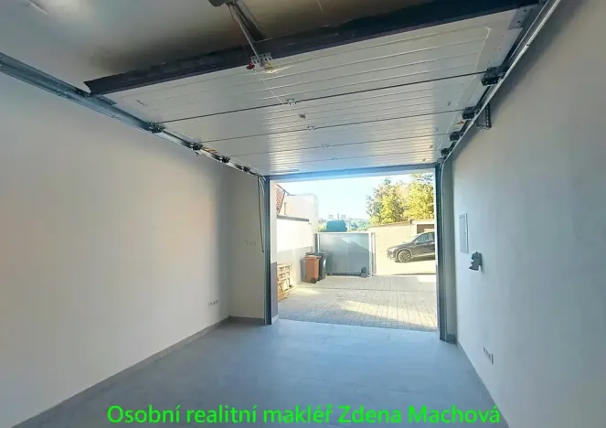 Pronájem garáže, Praha - Motol, Na Homolce, 27 m2