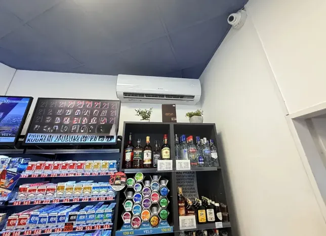 Prodej obchodního prostoru, Kly, 45 m2
