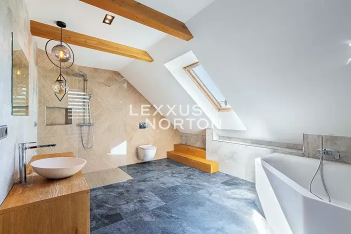 Prodej rodinného domu, Zvole, Hlavní, 378 m2