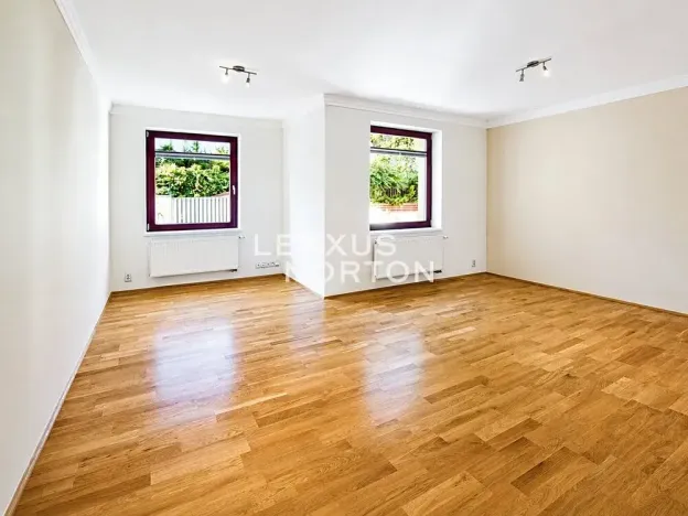Pronájem rodinného domu, Praha - Veleslavín, Nad hradním potokem, 350 m2