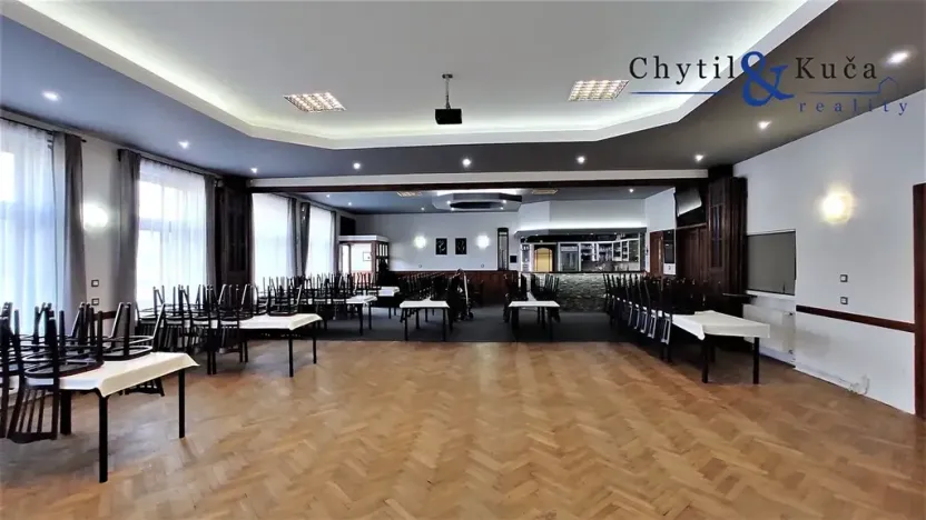 Pronájem restaurace, Stará Ves, 220 m2