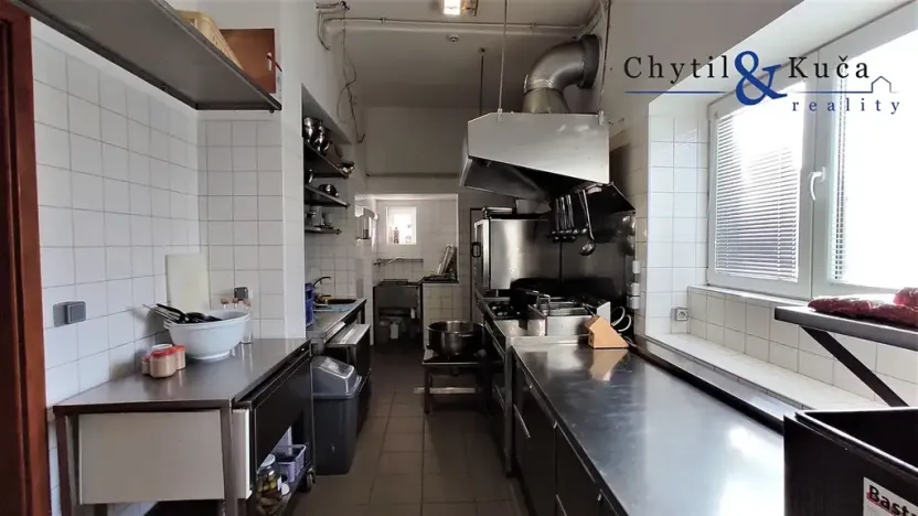 Pronájem restaurace, Stará Ves, 220 m2