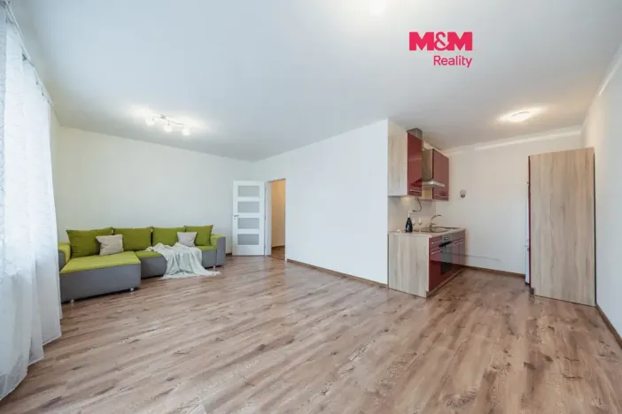 Pronájem bytu 1+kk, Velký Osek, U hřiště, 38 m2