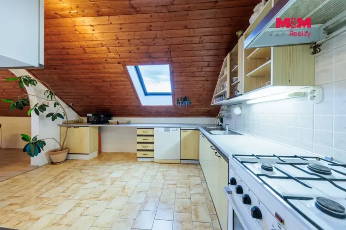 Prodej rodinného domu, Karlovy Vary - Dvory, V Lučinách, 330 m2