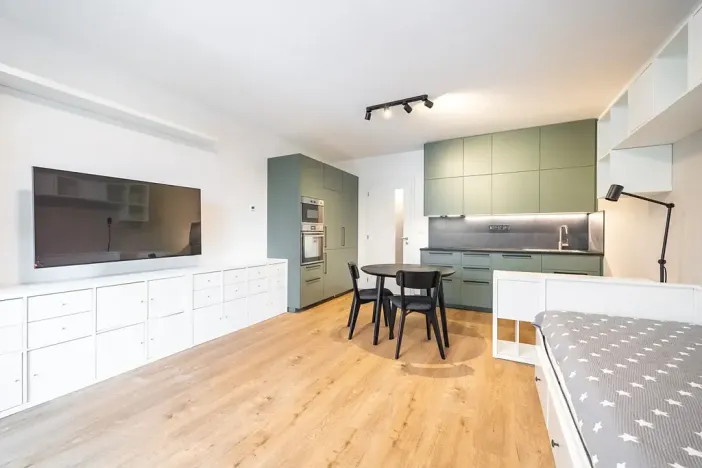 Pronájem bytu 1+kk, Praha, Milánská, 31 m2