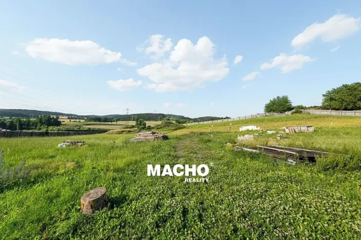 Prodej komerčního pozemku, Drevníky, 8640 m2