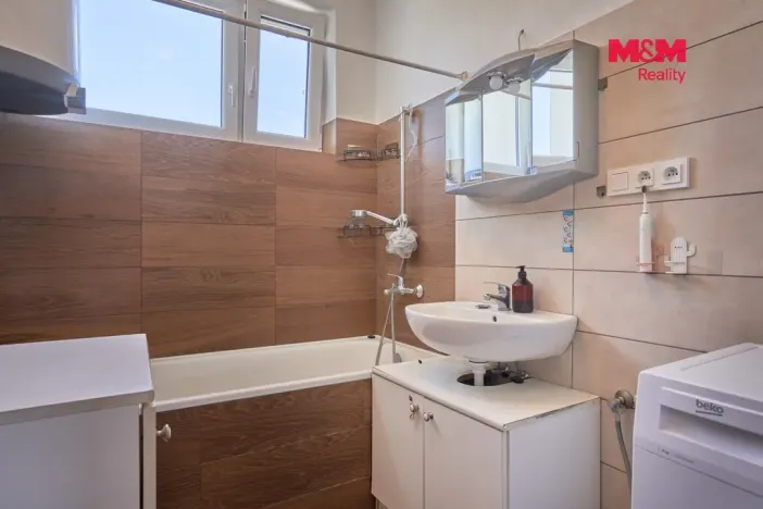 Prodej bytu 3+1, Březůvky, 81 m2