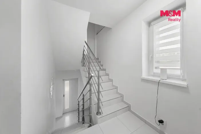 Prodej rodinného domu, Chlumec, Chlumecká, 260 m2