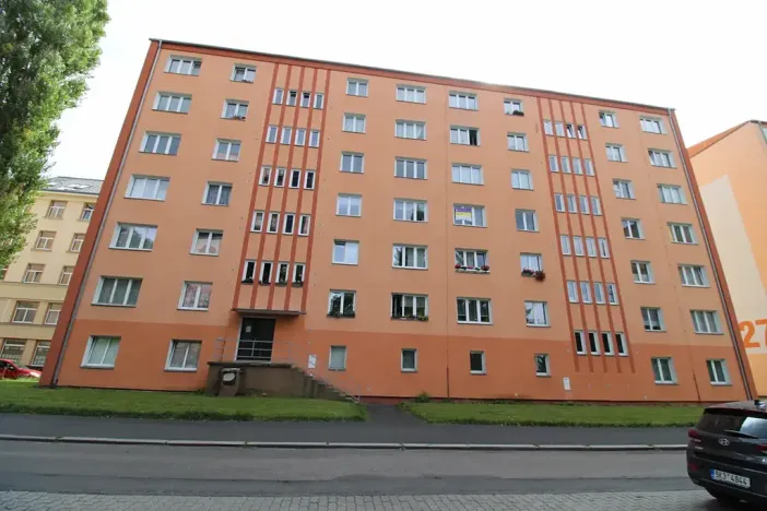 Prodej bytu 3+1, Karlovy Vary, Krymská, 68 m2