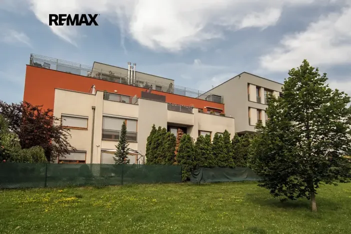 Pronájem bytu 2+kk, Praha - Pitkovice, Pečárková, 52 m2
