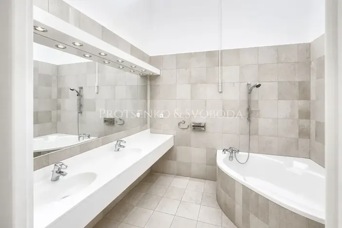 Prodej činžovního domu, Křižanov, Benešovo náměstí, 530 m2