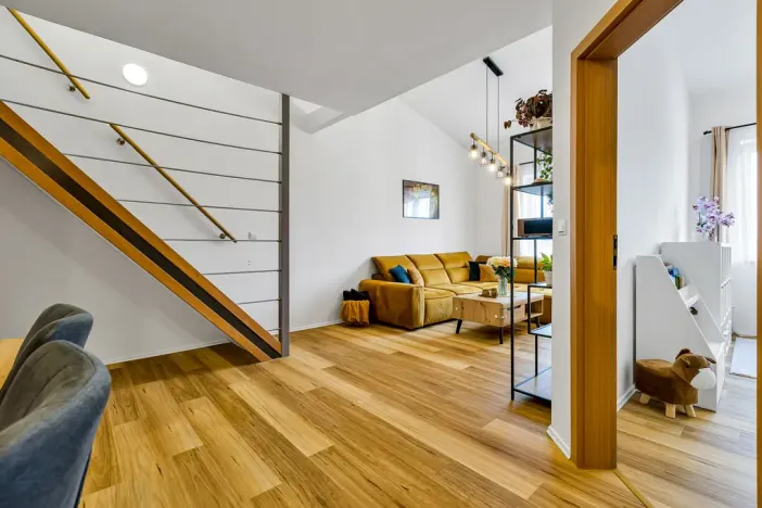 Prodej bytu 3+kk, Šestajovice, Komenského, 116 m2