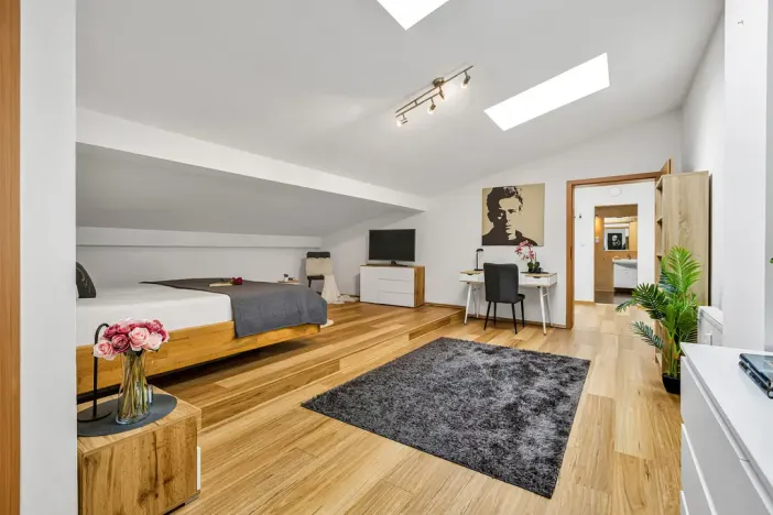 Prodej bytu 3+kk, Šestajovice, Komenského, 116 m2