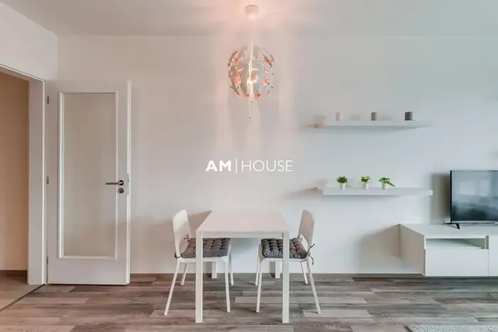 Pronájem bytu 1+kk, Praha - Strašnice, Zvěřinova, 37 m2