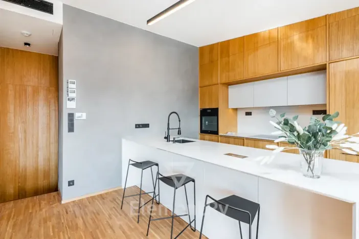 Pronájem bytu 4+kk, Praha, Sokolovská, 118 m2