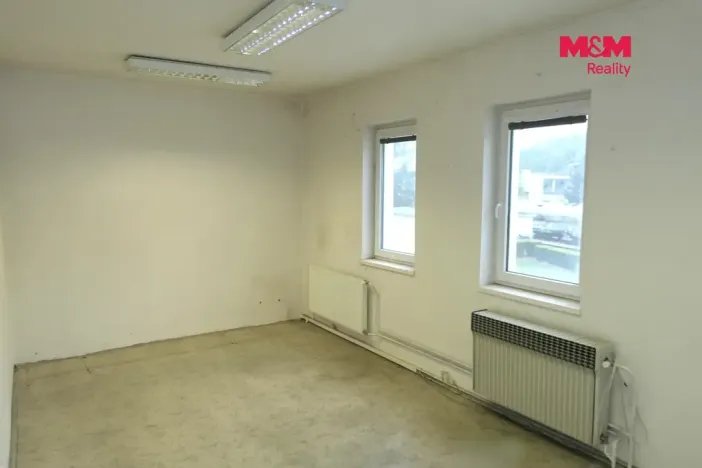 Pronájem kanceláře, Králův Dvůr, V Lukách, 200 m2
