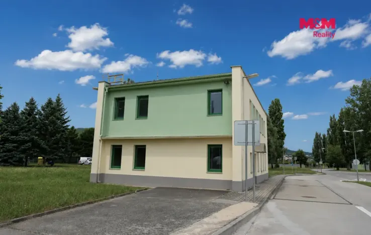Pronájem kanceláře, Králův Dvůr, V Lukách, 200 m2