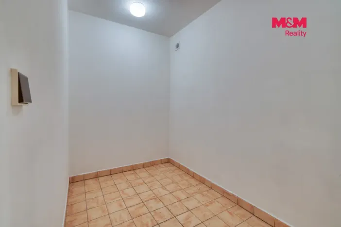 Pronájem obchodního prostoru, Klatovy - Klatovy IV, Studentská, 30 m2