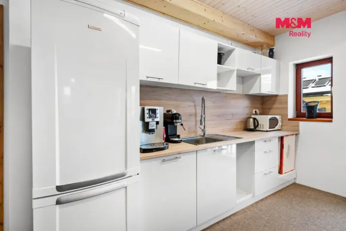 Prodej obchodního prostoru, Jablonec nad Nisou, Komenského, 600 m2