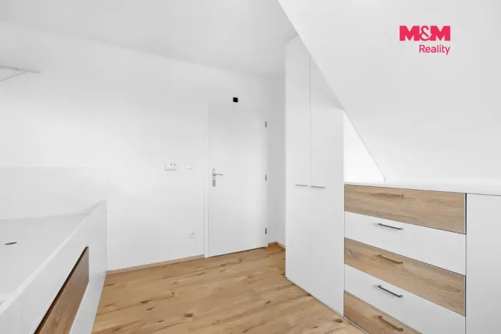 Prodej bytu 2+1, Nehvizdy, Gabčíkova, 50 m2