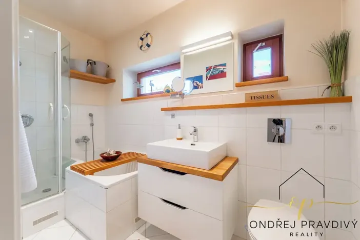 Prodej rodinného domu, Liteň, Karlštejnská, 237 m2