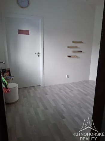 Pronájem obchodního prostoru, Čáslav, Formíkova, 20 m2