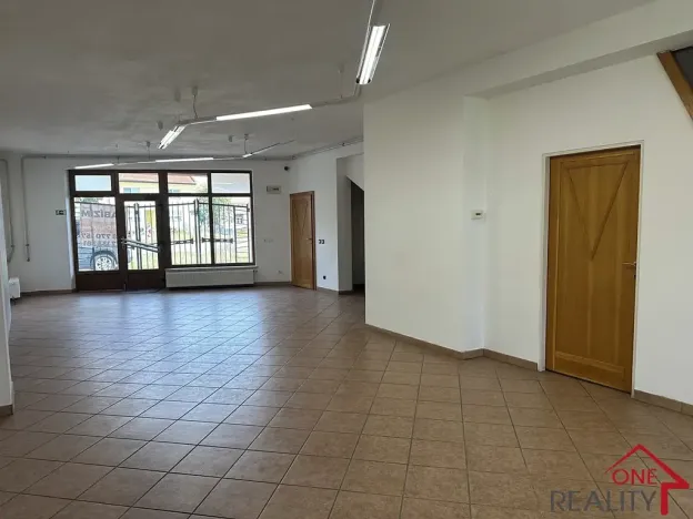 Pronájem obchodního prostoru, Staré Město, 90 m2