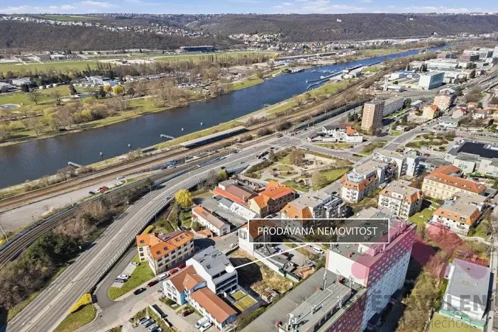 Pronájem bytu 1+kk, Praha - Modřany, Komořanská, 37 m2