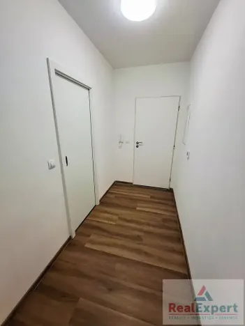 Pronájem bytu 1+kk, Praha - Vinohrady, Máchova, 30 m2
