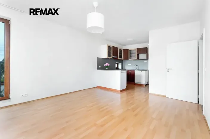 Pronájem bytu 3+kk, Zbuzany, Lomená, 72 m2