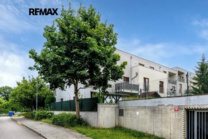 Pronájem bytu 3+kk, Zbuzany, Lomená, 72 m2