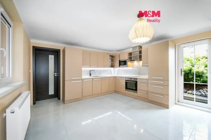 Prodej rodinného domu, Bor, Nádražní, 184 m2