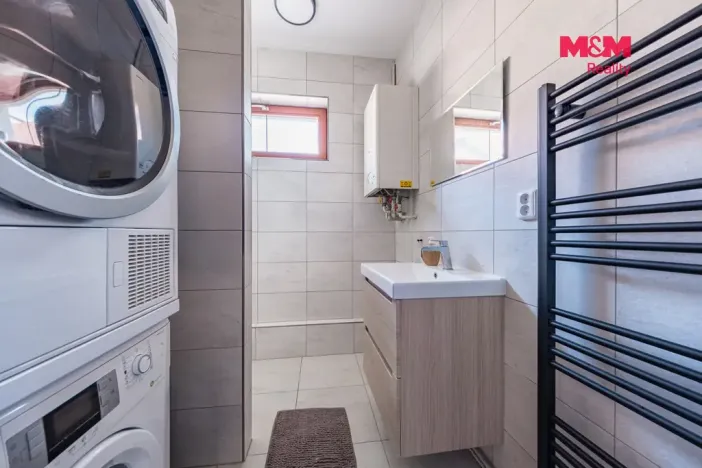 Prodej bytu 2+1, Rožďalovice, Náměstí, 63 m2